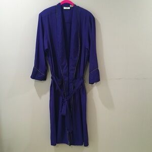 VICTORIA'S SECRET long robe Size Small silky pocket  purple gold trim Vintage